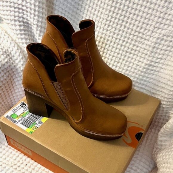 Korks Robin Leather Ankle Clog Heel Boots - Size 9M - Picture 2 of 3